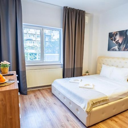 Cozy Apartments Near Calea Victoriei Bukarest Exteriör bild
