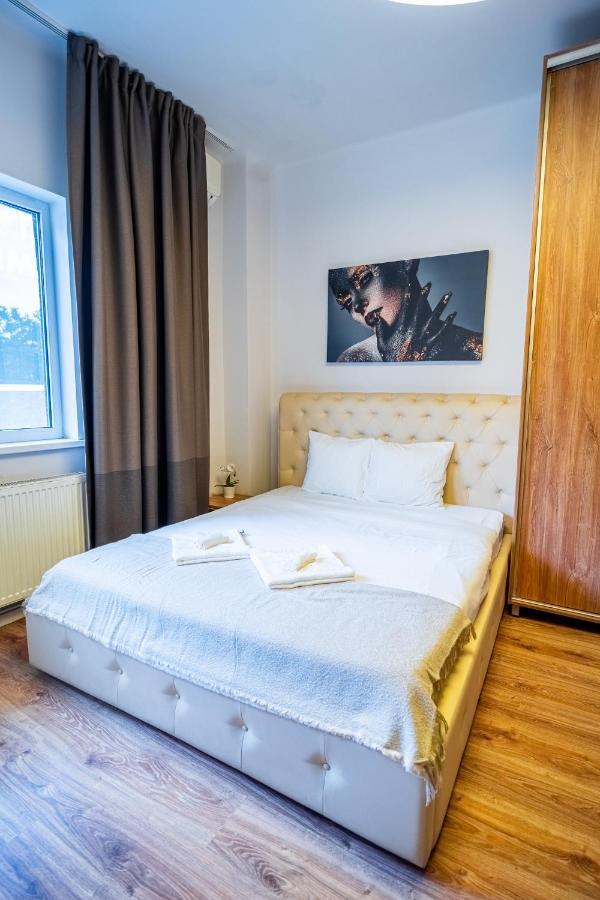 Cozy Apartments Near Calea Victoriei Bukarest Exteriör bild